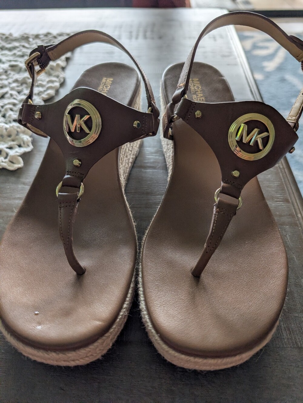 Michael Kors Brown Leather MK Logo Thong Sandals Size 8.5